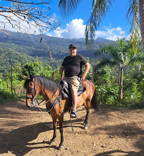 man-posing-on-horse